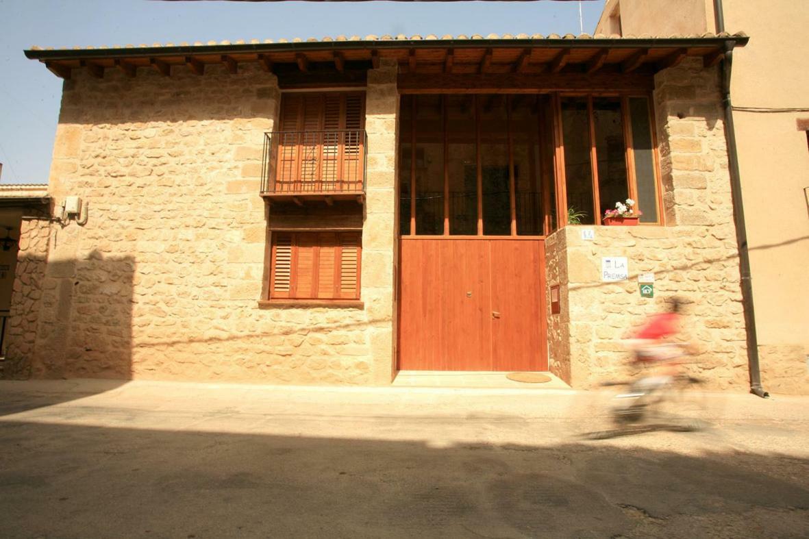 La Premsa Guest House Arnes Exterior photo